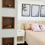 Apto Com Varanda E Vista Mar Em Clube Apartamento