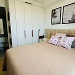 Apto Com Varanda E Vista Mar Em Clube Apartamento *